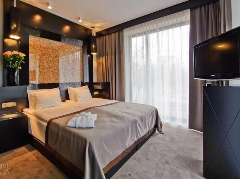 ホテル プラチナム パレス ヴロツワフ 部屋 写真 A room at the hotel