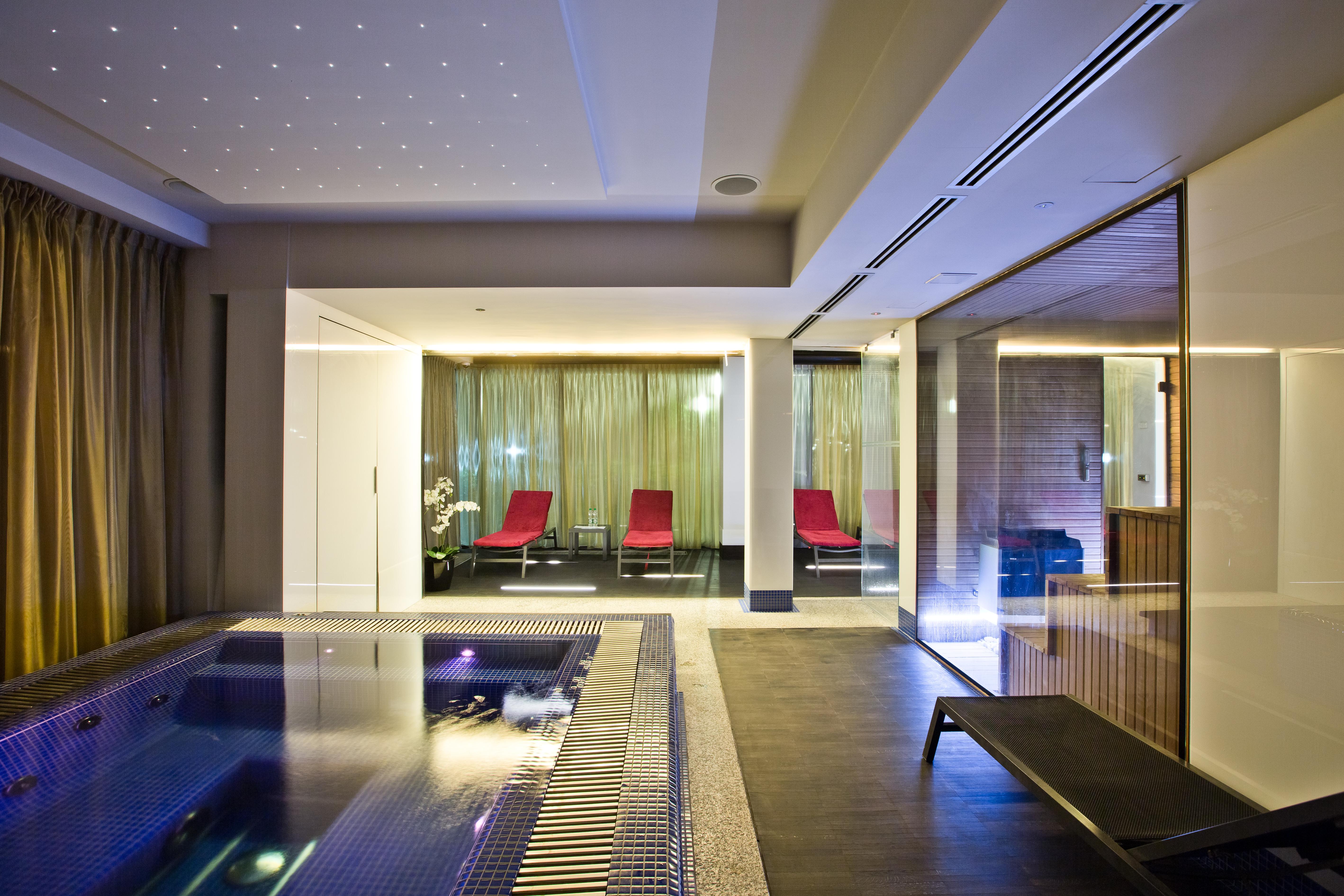 ホテル プラチナム パレス ヴロツワフ エクステリア 写真 The spa at The Dorchester