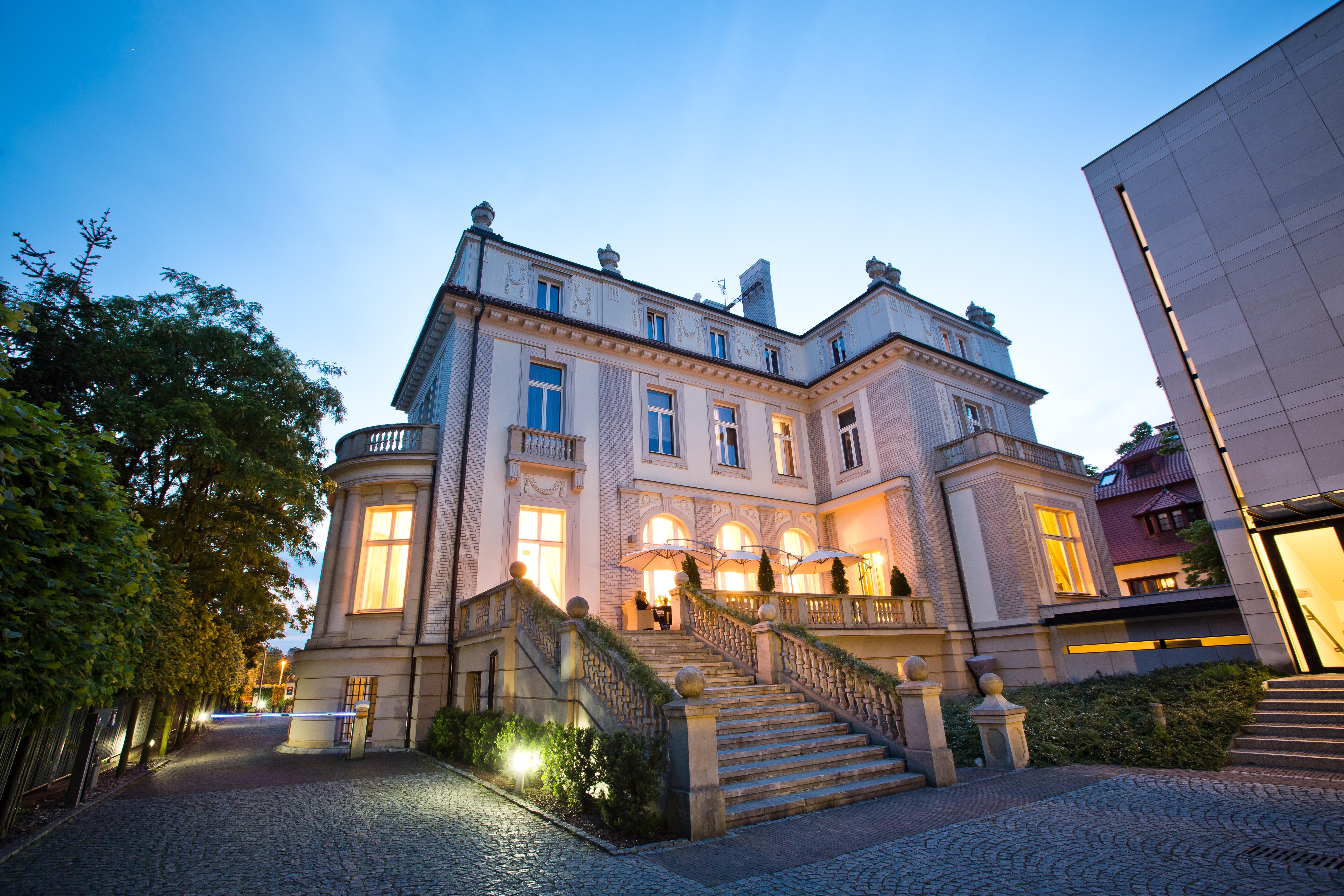 ホテル プラチナム パレス ヴロツワフ エクステリア 写真 Villa Hügel