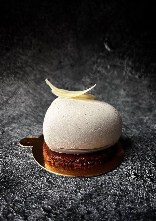 ホテル プラチナム パレス ヴロツワフ エクステリア 写真 A dome dessert