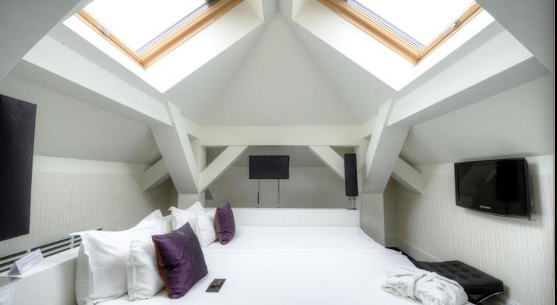 ホテル プラチナム パレス ヴロツワフ エクステリア 写真 The interior of a room at the hotel