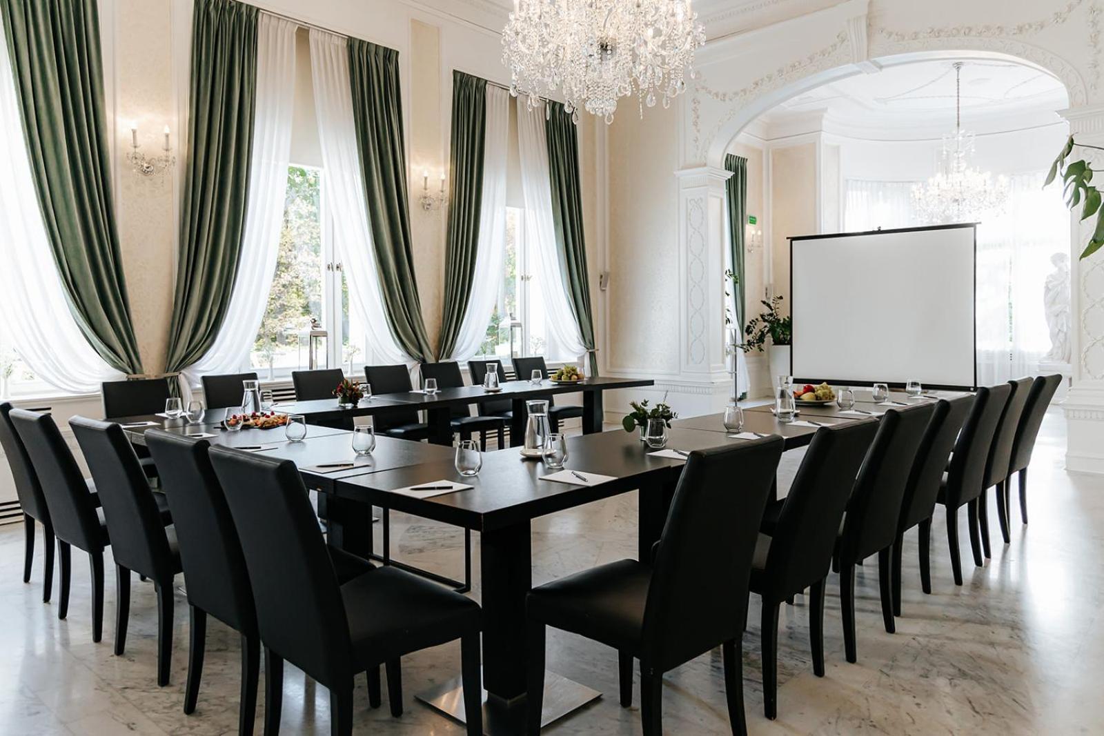 ホテル プラチナム パレス ヴロツワフ エクステリア 写真 The interior of the conference room